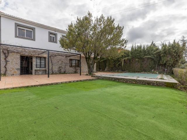 Casa chalet en Venta en Huétor de Santillán