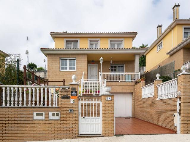 Casa chalet en Venta en Inás