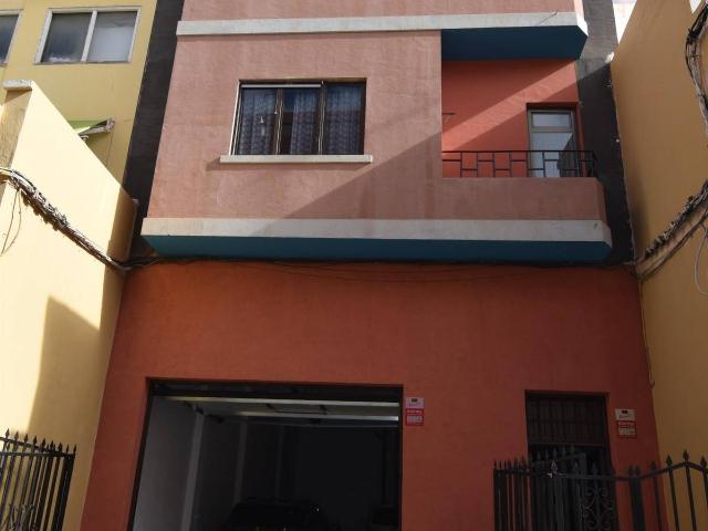 Casa chalet en Venta en Isleta