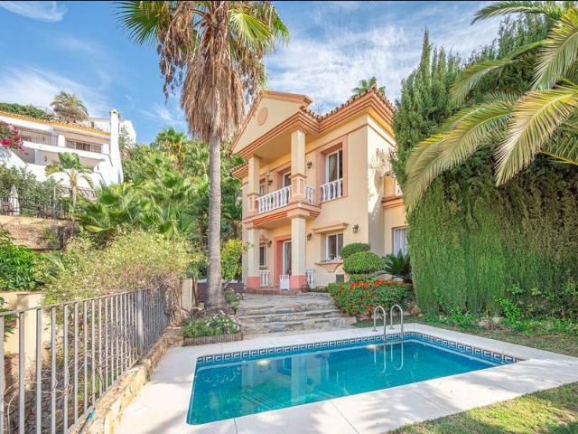 Casa chalet en Venta en Istán