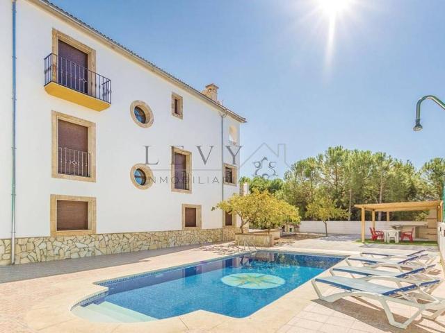 Casa chalet en Venta en Iznájar