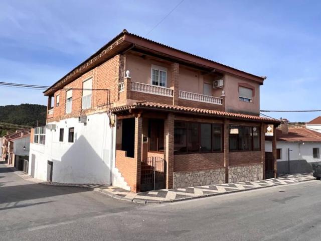 Casa chalet en Venta en Jayena