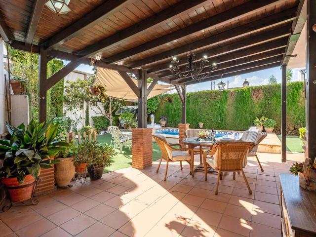 Casa chalet en Venta en Jun