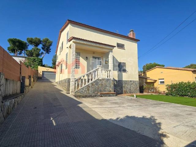 Casa chalet en Venta en La Torre de Claramunt