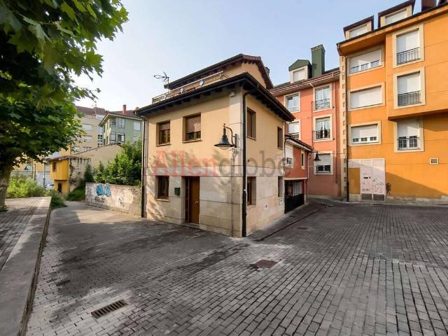 Casa chalet en Venta en La Villa Bazuelo