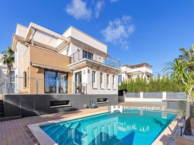 Casa chalet en Venta en La Zenia