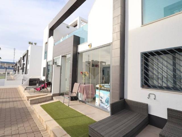 Casa chalet en Venta en La Zenia