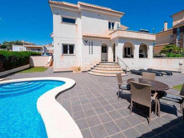 Casa chalet en Venta en La Zenia