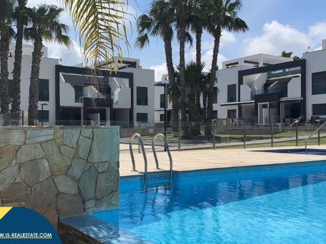 Casa chalet en Venta en La Zenia