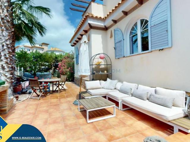 Casa chalet en Venta en La Zenia