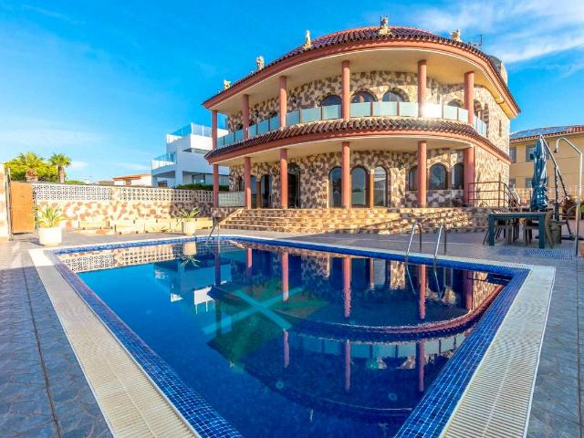 Casa chalet en Venta en La Zenia