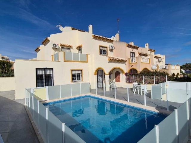 Casa chalet en Venta en La Zenia