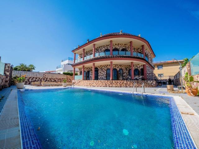 Casa chalet en Venta en La Zenia