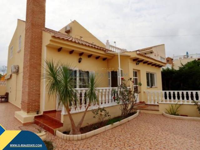 Casa chalet en Venta en La Zenia