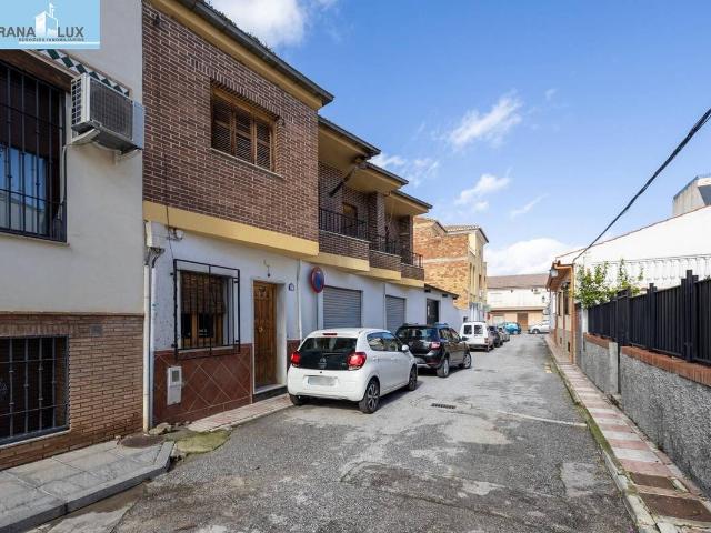 Casa chalet en Venta en La Zubia Ciudad