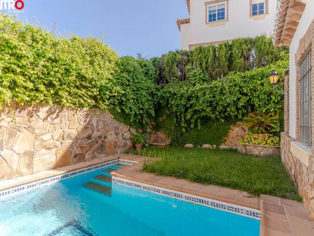 Casa chalet en Venta en La Zubia Ciudad