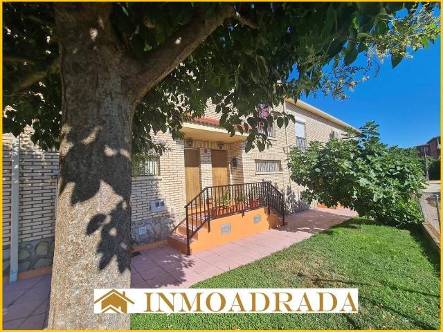 Casa chalet en Venta en La Adrada