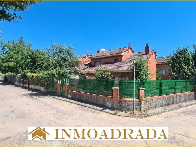 Casa chalet en Venta en La Adrada