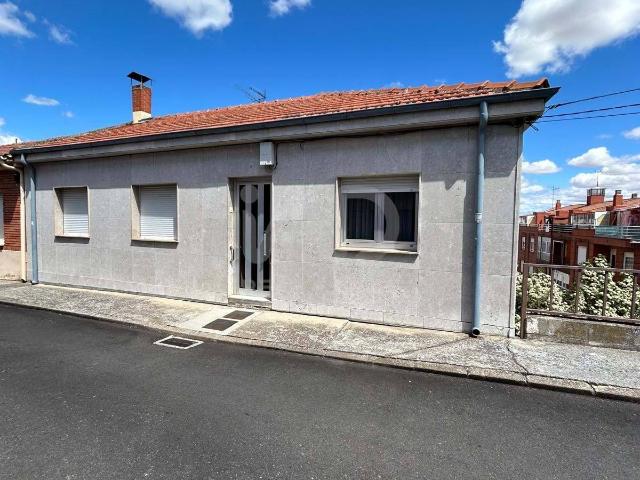 Casa chalet en Venta en La Bañeza