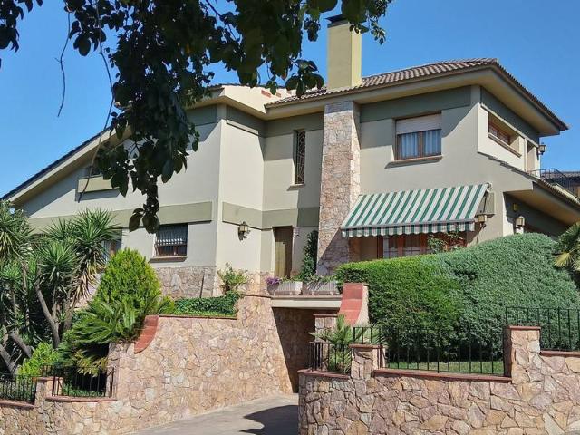 Casa chalet en Venta en La Bisbal d'Empordà
