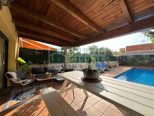 Casa chalet en Venta en La Bisbal d'Empordà