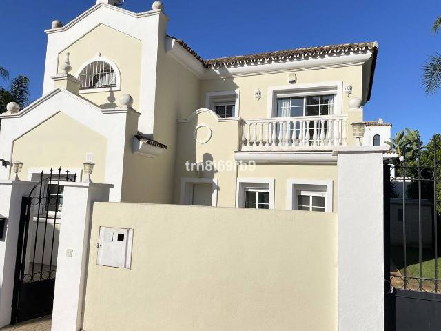 Casa chalet en Venta en La Concha Resina Golf