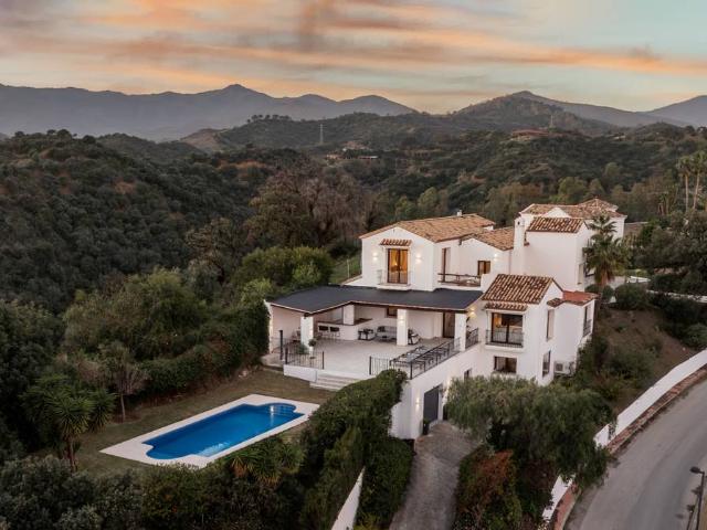 Casa chalet en Venta en La Concha Resina Golf