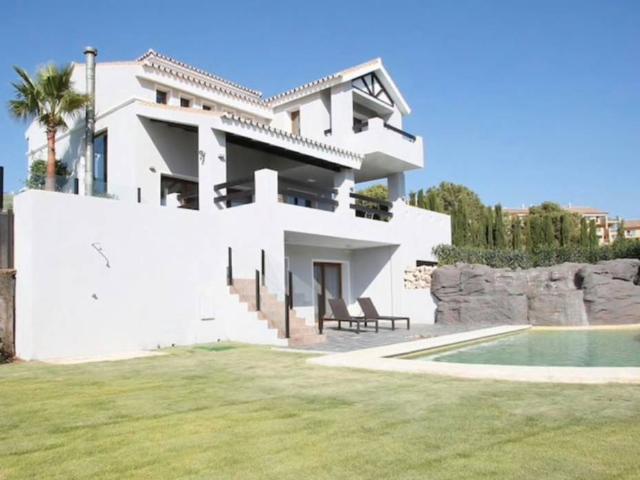 Casa chalet en Venta en La Concha Resina Golf