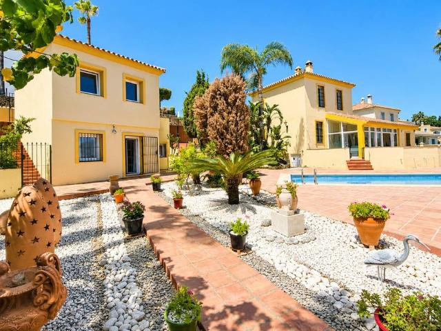 Casa chalet en Venta en La Duquesa