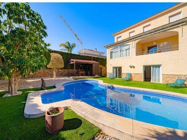 Casa chalet en Venta en La Nucia Pueblo