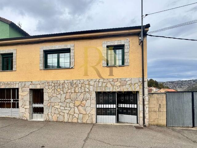 Casa chalet en Venta en La Pola de Gordón