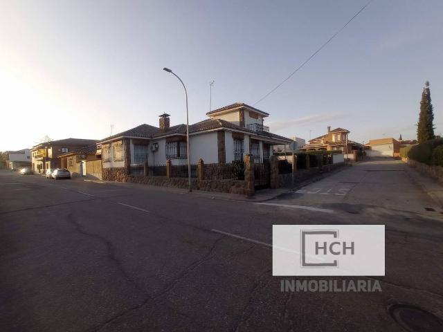 Casa chalet en Venta en La Puebla de Montalbán