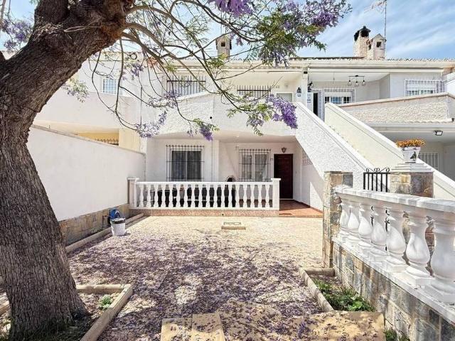 Casa chalet en Venta en La Regia