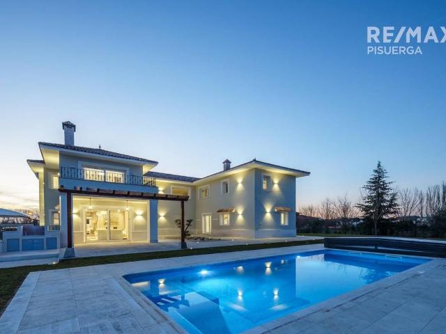 Casa chalet en Venta en Laguna de Duero