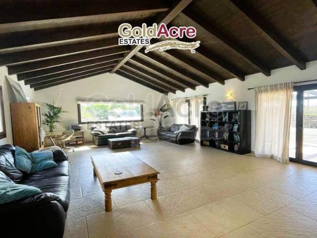 Casa chalet en Venta en Lajares