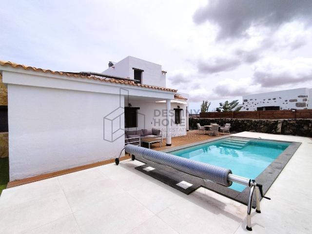 Casa chalet en Venta en Lajares