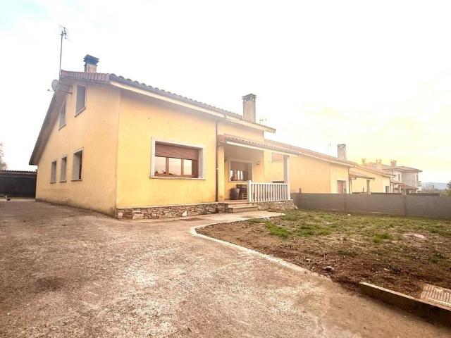 Casa chalet en Venta en Lalín