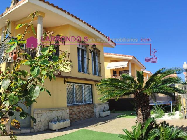 Casa chalet en Venta en Las Atalayas Urmi Cerro de Mar