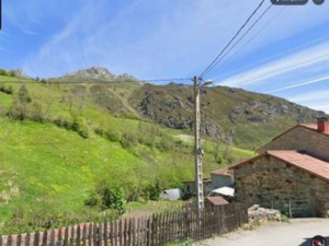 Casa chalet en Venta en Lena