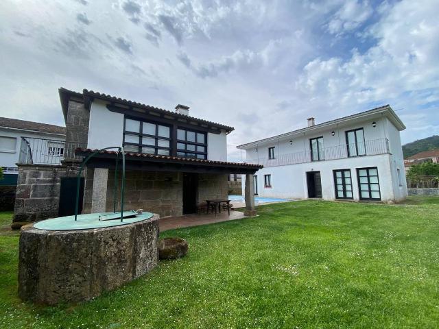 Casa chalet en Venta en Leiro