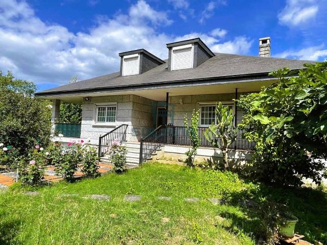 Casa chalet en Venta en Leiro