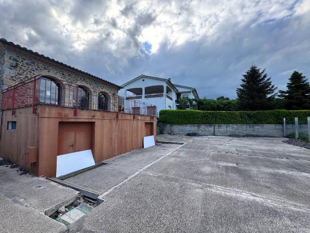 Casa chalet en Venta en Les Planes d'Hostoles
