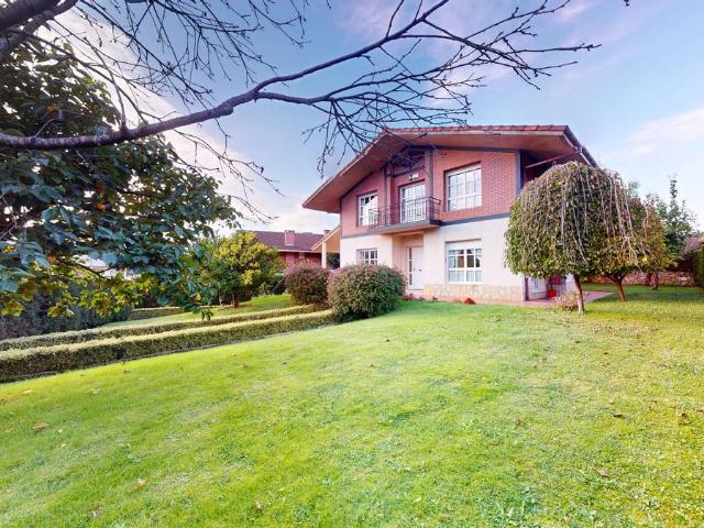 Casa chalet en Venta en Lezama