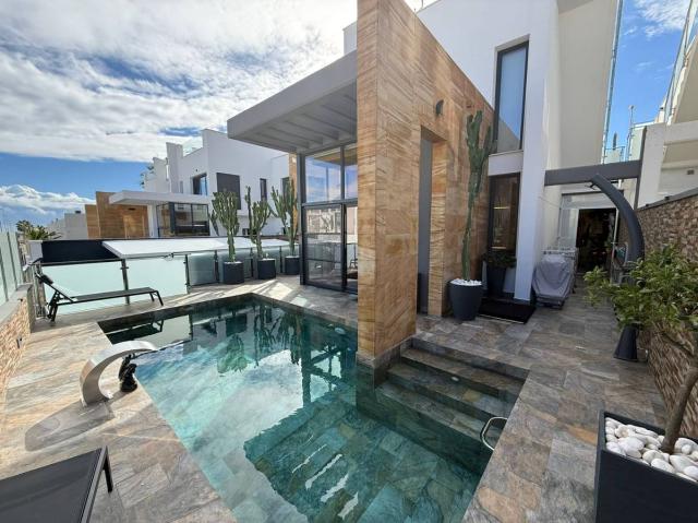 Casa chalet en Venta en Lomas de Cabo Roig Los Dolses