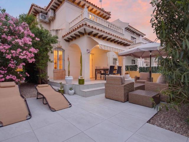 Casa chalet en Venta en Lomas de Cabo Roig Los Dolses