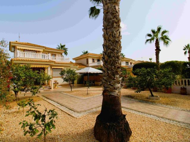Casa chalet en Venta en Lomas de Cabo Roig Los Dolses