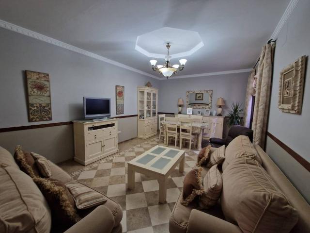 Casa chalet en Venta en Lora del Río
