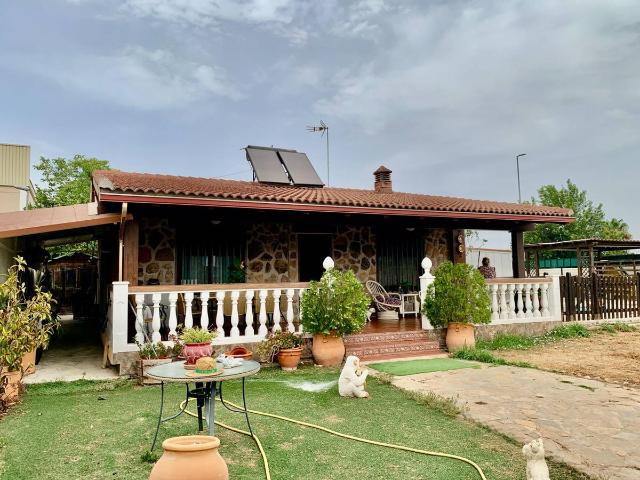 Casa chalet en Venta en Lora del Río