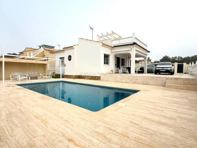 Casa chalet en Venta en Los Almendros