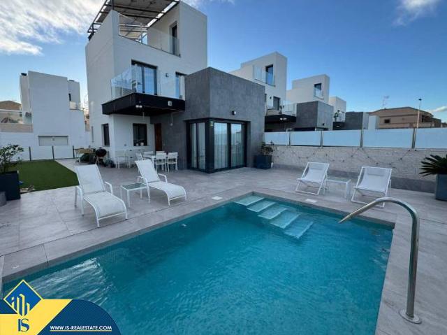Casa chalet en Venta en Los Balcones Los Altos